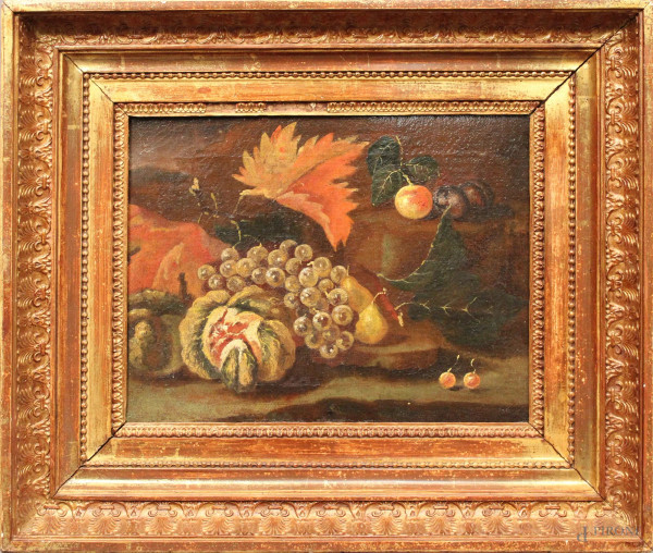 Natura morta con frutta entro un paesaggio, Scuola romana del  XVIII sec., cm 22,5 x 30,5, entro cornice dorata.