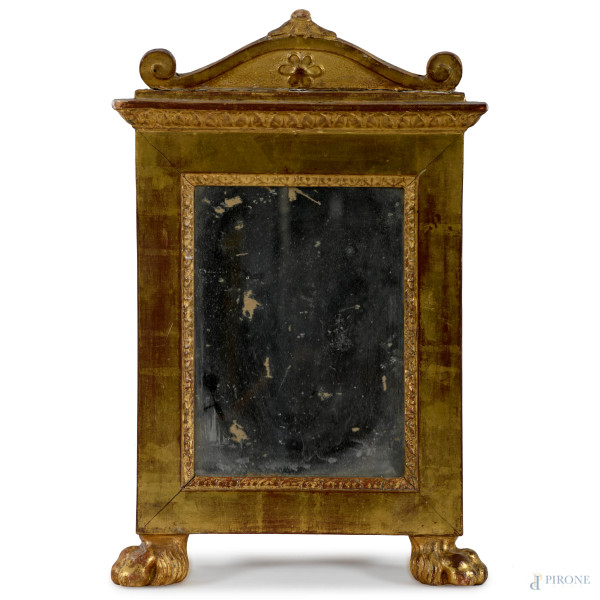 Specchierina in legno dorato e intagliato con piedini ferini, XIX secolo, cm 33x26, (segni di usura del tempo)