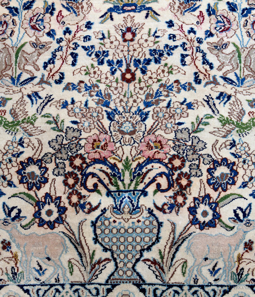 Tappeto, cm 210x135, (segni di usura)