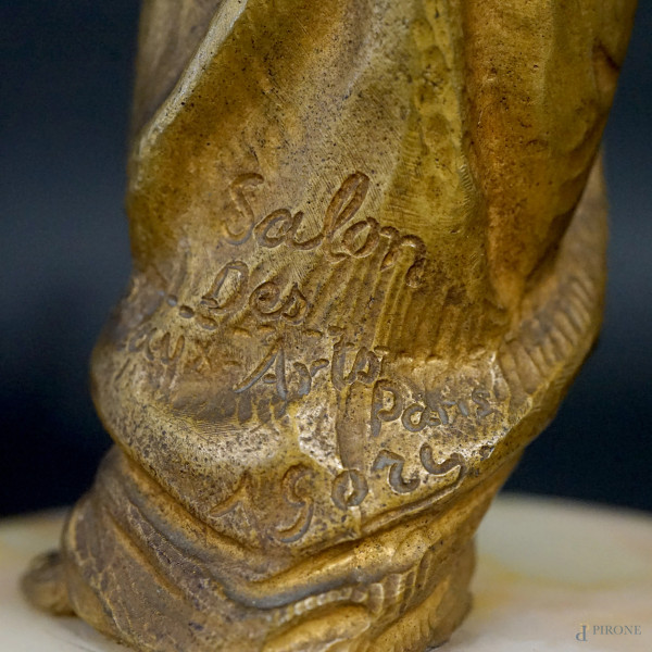 Affortunato Gory (1895-1925) attr. a, Fanciulla con cestino, scultura in bronzo, cm h 32, recante...