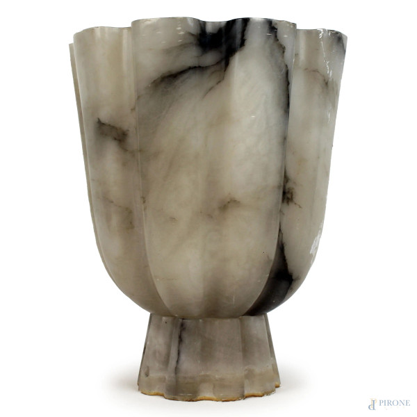 Grande vaso in alabastro, cm h 30, (lievi sbeccature).