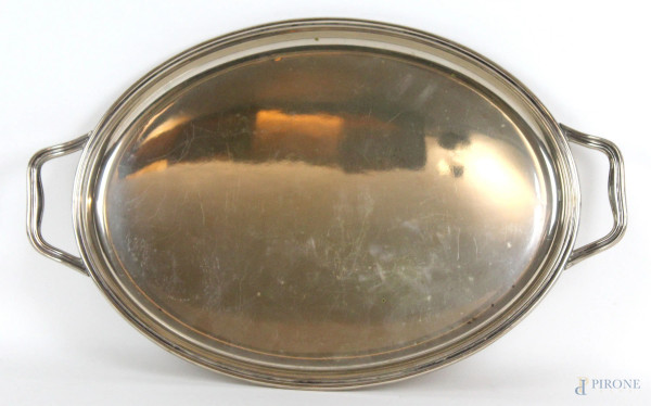 Vassoio di linea ovale in argento, cm 47x30, gr. 980