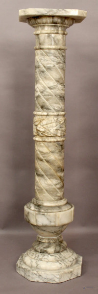 Colonna a tortiglione in alabastro, primi 900, h. 106 cm.