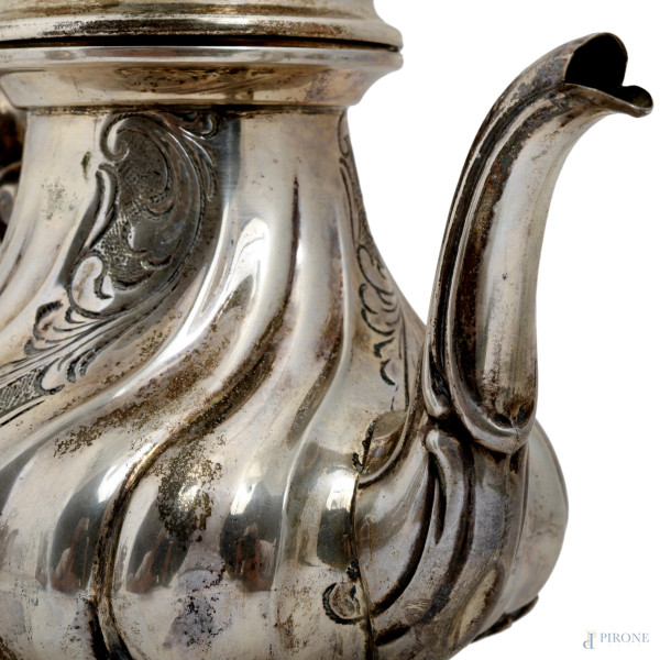 Servizio da the e caffè in argento 800, misura massima cm 22x22, peso totale gr 1260