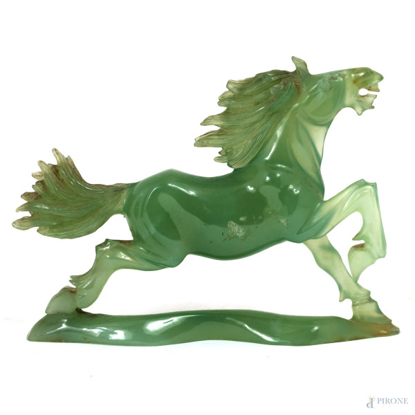 Scultura in giada raffigurante cavallo, XX secolo, cm 11x15x3