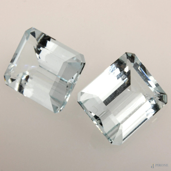 Lotto di due acquamarine taglio rettangolare, misura cm 1x0,8, ct 3,74 e 3,76