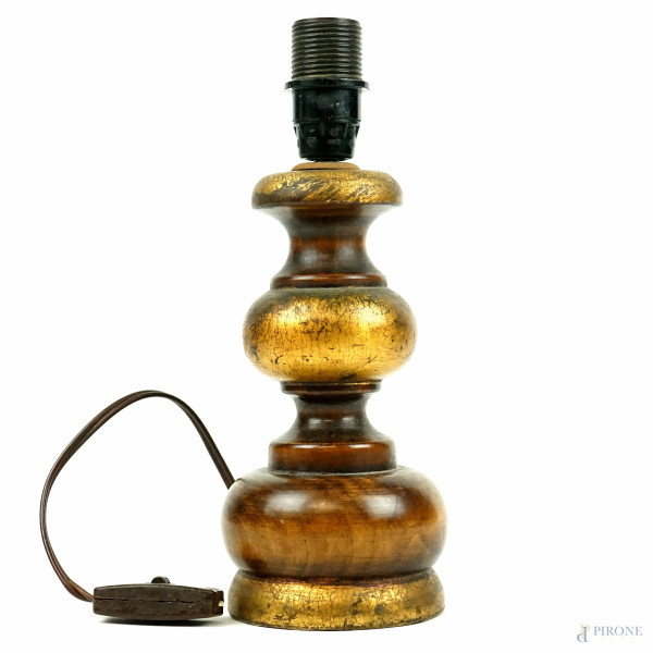 Lampada da tavolo in legno dorato, cm h 33, metà XX secolo, (difetti)