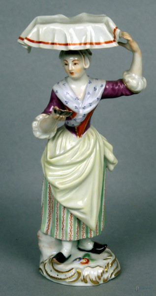 Giovane, scultura in porcellana di Meissen, H 16 cm.
