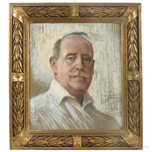 Ettore Ximenes (1855-1926), Autoritratto, pastelli grassi su carta, cm 45x39, firmato, datato "1922"e iscritto "S.P." a destra, entro cornice