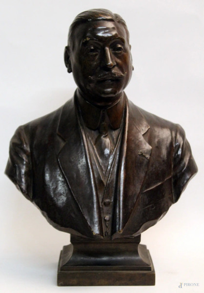 Busto d&#39;uomo, scultura in bronzo, firmata A. Carli, H. 36 cm.