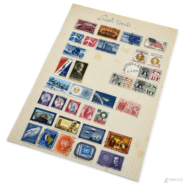 Lotto composto da francobolli applicati su carta e cartoline viaggiate di varie epoche e provenie...