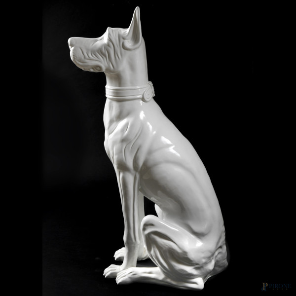 Alano, XX secolo, scultura in maiolica bianca, altezza cm 102, (restauri, difetti)