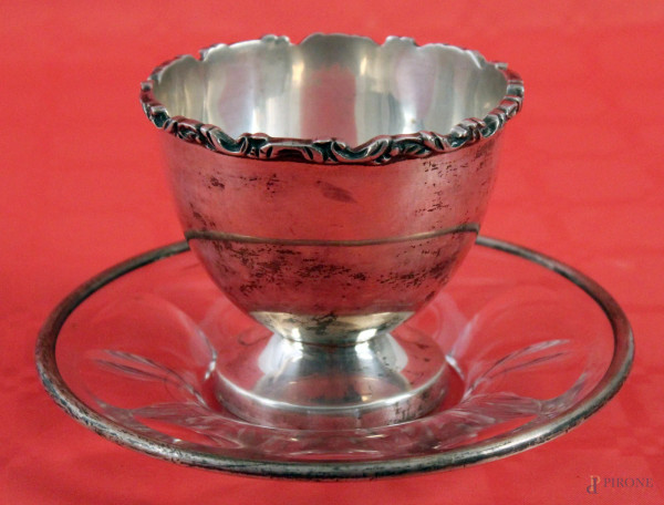 Piccola alzata centrotavola in argento sterling 925, gr. 245 con piattino in vetro, h. 12 cm