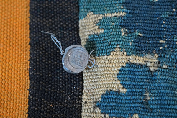 Arazzo rappresentante un paesaggio boschivo, XIX secolo, cm 207x180, (difetti)