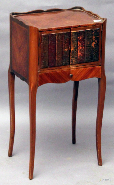 Mobilino in palissandro ad un cassetto e due sportelli a finti libri, h. cm 75, larg. cm 40, prof. cm 30.