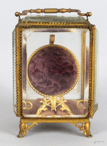 Teca porta orologi da taschino in bronzo e vetro, altezza 12x7x8 cm, inizi XX secolo.