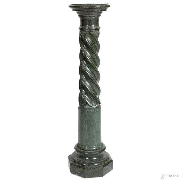 Colonna in marmo verde composta da tre elementi, XX secolo, altezza cm 110 (segni di usura, scalfiture rotture, mancanze difetti)
