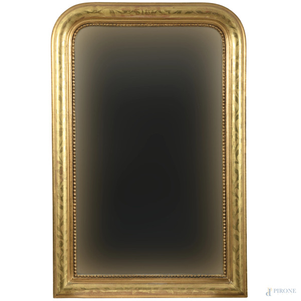 Specchiera centinata in legno dorato, XX secolo, cm 121x79, (segni di usura, rotture, difetti)