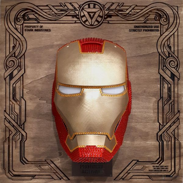 MARKBURN (1978) Iron Man, composizione polimaterica a taglio laser e stampa 3D, cm 50x50 con illuminazione a led, firmato