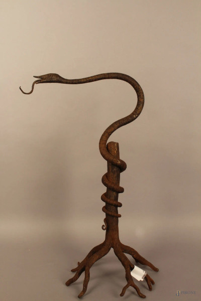 Serpente in ferro battuto, altezza 47 cm.