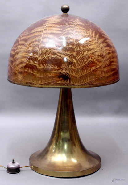 Lampada in designe a forma di fungo in metallo e resina, altezza 65 cm.