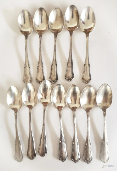 Servizio di 12 cucchiaini in argento 800, peso gr. 155