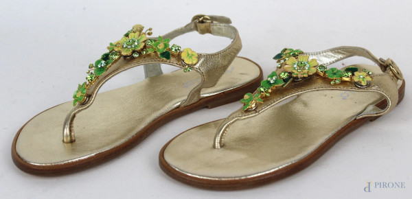Simonetta, sandali da bambina ad infradito color oro, applicazioni floreali smaltate e strass, cinturino laterale,  numero 30, (segni di utilizzo).