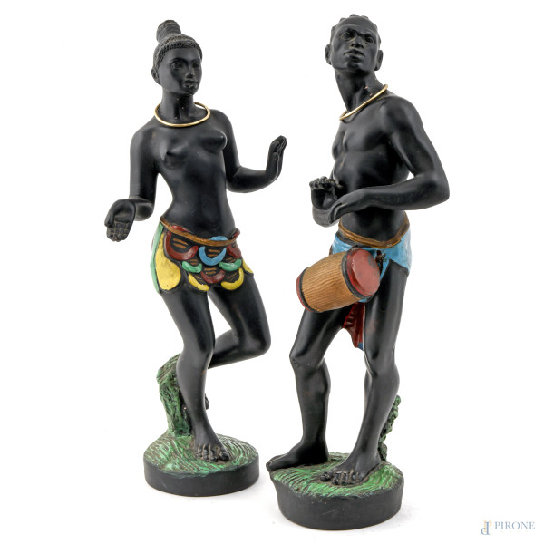 Coppia di sculture raffiguranti mori, XX secolo, terracotta policroma, altezza cm 42 (segni di usura, scalfiture, cadute di colore)