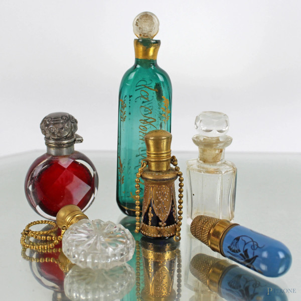 Lotto di cinque bottiglie portaprofumo ed un ditale, misure max cm 11, (difetti)