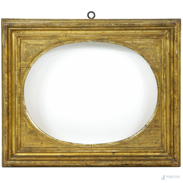 Cornice in legno intagliata e dorata, XIX secolo, ingombro cm 39,5x47,7, battente cm 30,4x38,5