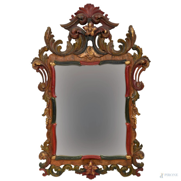 Specchiera in legno intagliato e dipinto, XX secolo, cm 100x62, (segni di usura, difetti)