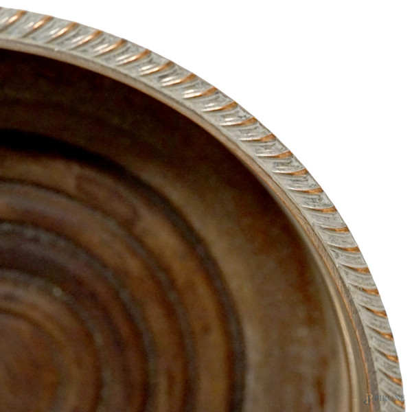 Cinque sotto bottiglia in metallo argentato, XX secolo, misure max cm 3,5x16,5, (difetti)