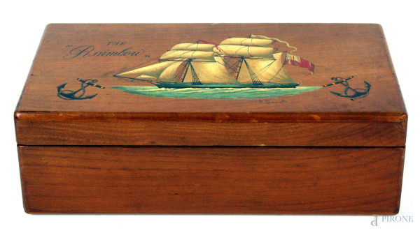 Scatola in legno con decoro raffigurante veliero, cm h 10x30x16,5, firmata R. Simonetto, XX secolo