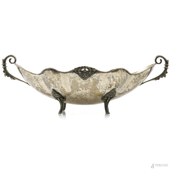 Centrotavola a navicella poggiante su quattro piedini in argento 800/000, cm 13x38x20, peso gr 630