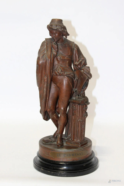Le parmisan, scultura in metallo brunito su base in marmo, fine XIX sec, h 48 cm.