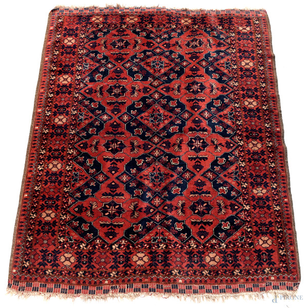 Tappeto, cm 134x172, (segni di usura)