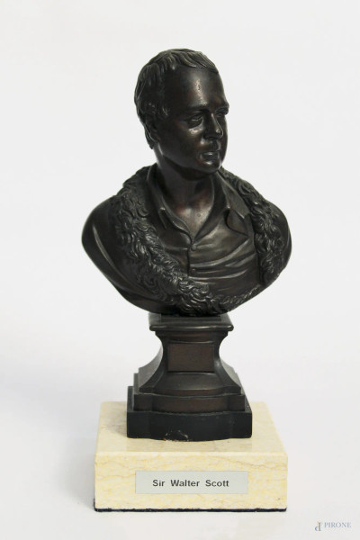 Sir Walter Scott, busto in bronzo con base in marmo, H 20 cm.