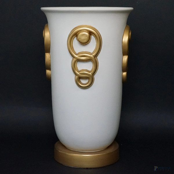 Vaso in ceramica bianca con particolari dorati, cm h 32, XX secolo