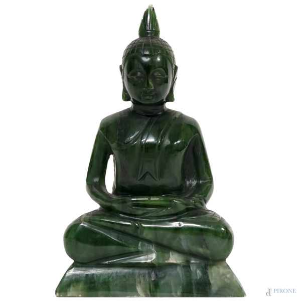 Buddha, scultura in giada, XX secolo, cm 13x8,5, (sbeccature).