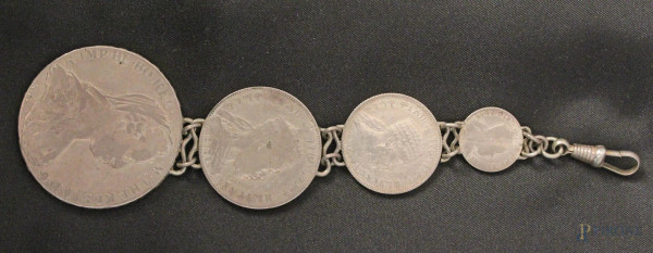 Ciondolo in argento con quattro monete, gr. 50.