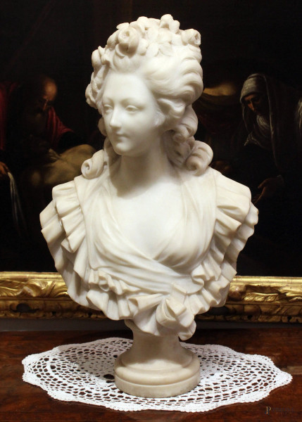 Busto di Maria Antonietta in marmo bianco statuario, altezza cm 56, XX secolo.