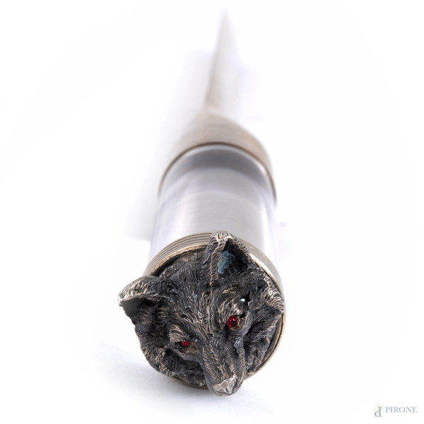 Lotto di oggetti di in argento, XX secolo, peso lordo complessivo gr 1300, (segni di usura, difet...