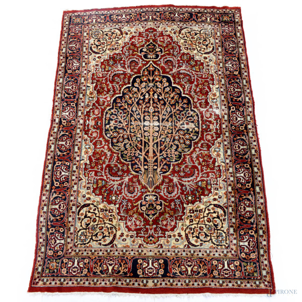 Tappeto, cm 125x194,5 (difetti)