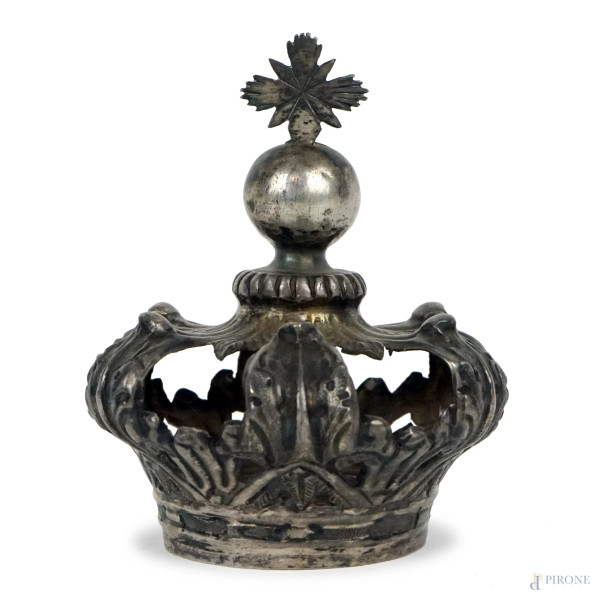 Corona in argento sbalzato e cesellato, cm h 9, XIX secolo, gr.35