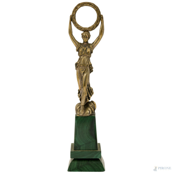 Lotto di tre piccole sculture in bronzo, XX secolo, (difetti)