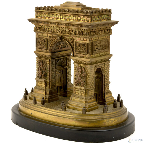 Modello dell'Arco di Trionfo in bronzo massiccio con base in marmo dell'inizio del XX secolo, cm ...