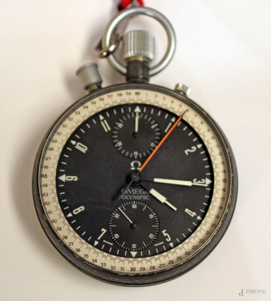 Cronografo Omega Olympic in acciaio, diametro 6,5 cm.
