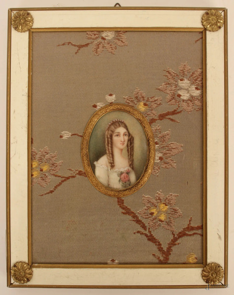 Ritratto di giovane, dipinto su avoriolina, ad assetto ovale, cm. 7x5, entro cornice.