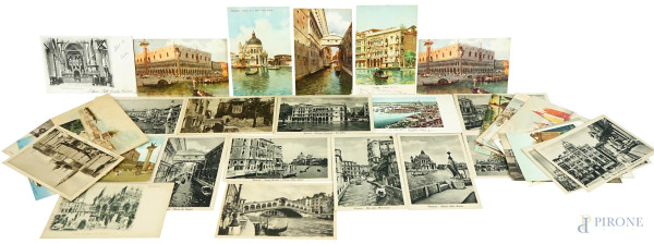N.34 cartoline raffiguranti scorci della città di Venezia, cm 9x14.