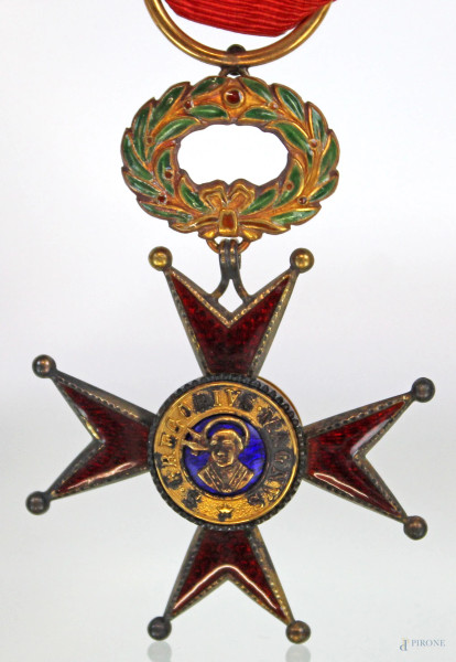 Medaglia vaticana con croce dell'Ordine di San Gregorio Magno, marcata Tanfani & Bertarelli, lunghezza cm 11,5, XX secolo, entro custodia originale, (difetti).